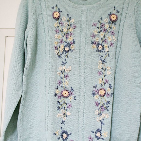 Light Green Vintage Women's  Knitted Sweater - Picture 2 of 5